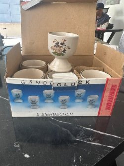 Ceramic / 6 ceramic egg cups
