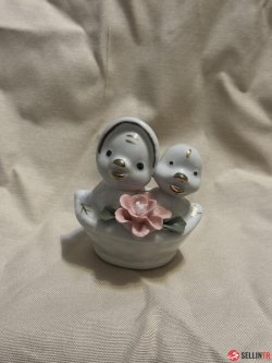 Ceramic figure motif 2 ducks in a bowl