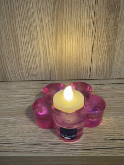 Teelichthalter aus Glas in Blumenform. Leonardo