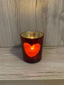 Teelicht als Glas mit Herzfenster