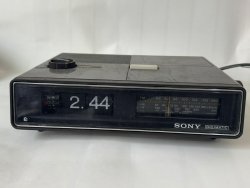 Clock radio sony 1975BJ.